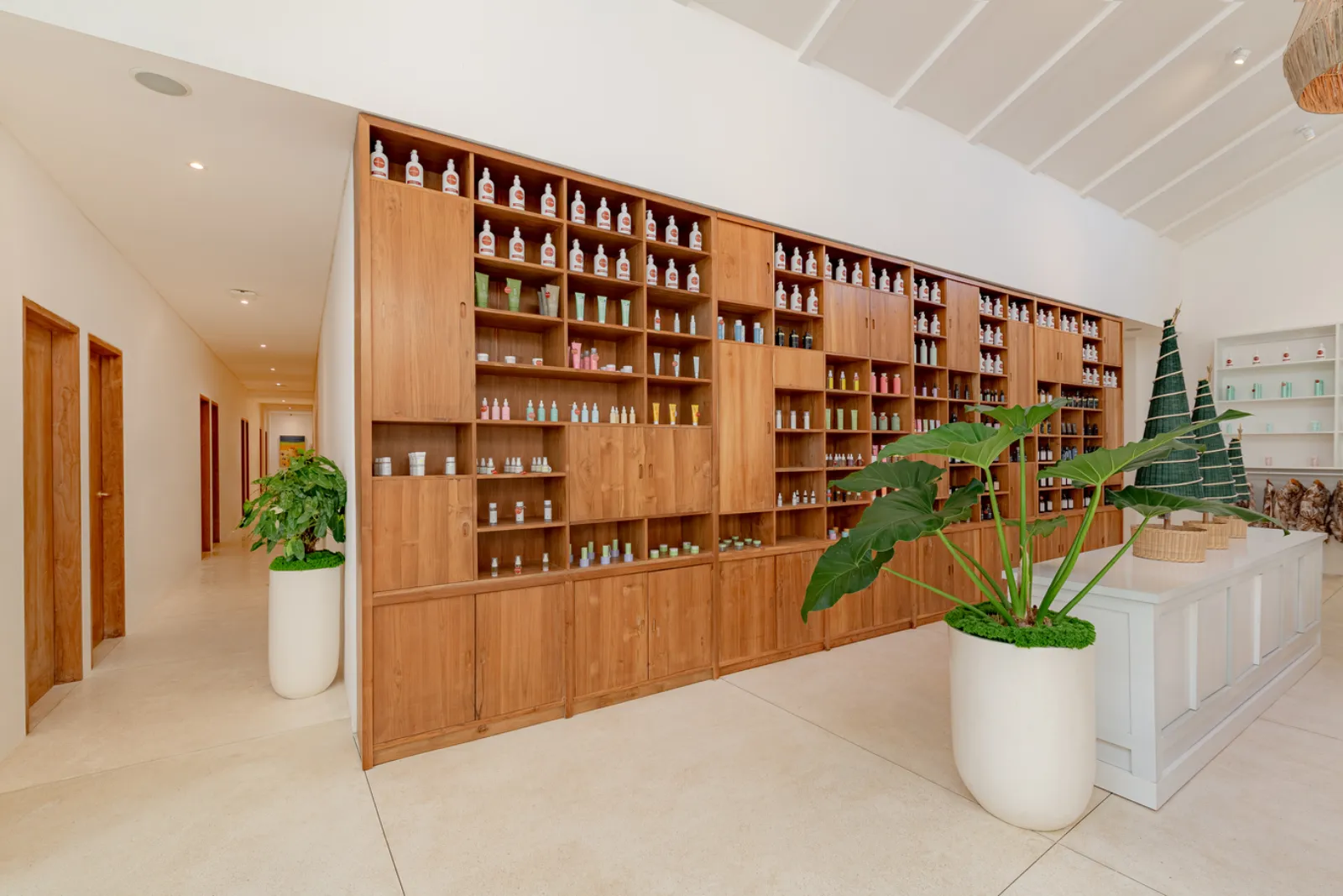 Botanicals & Retail